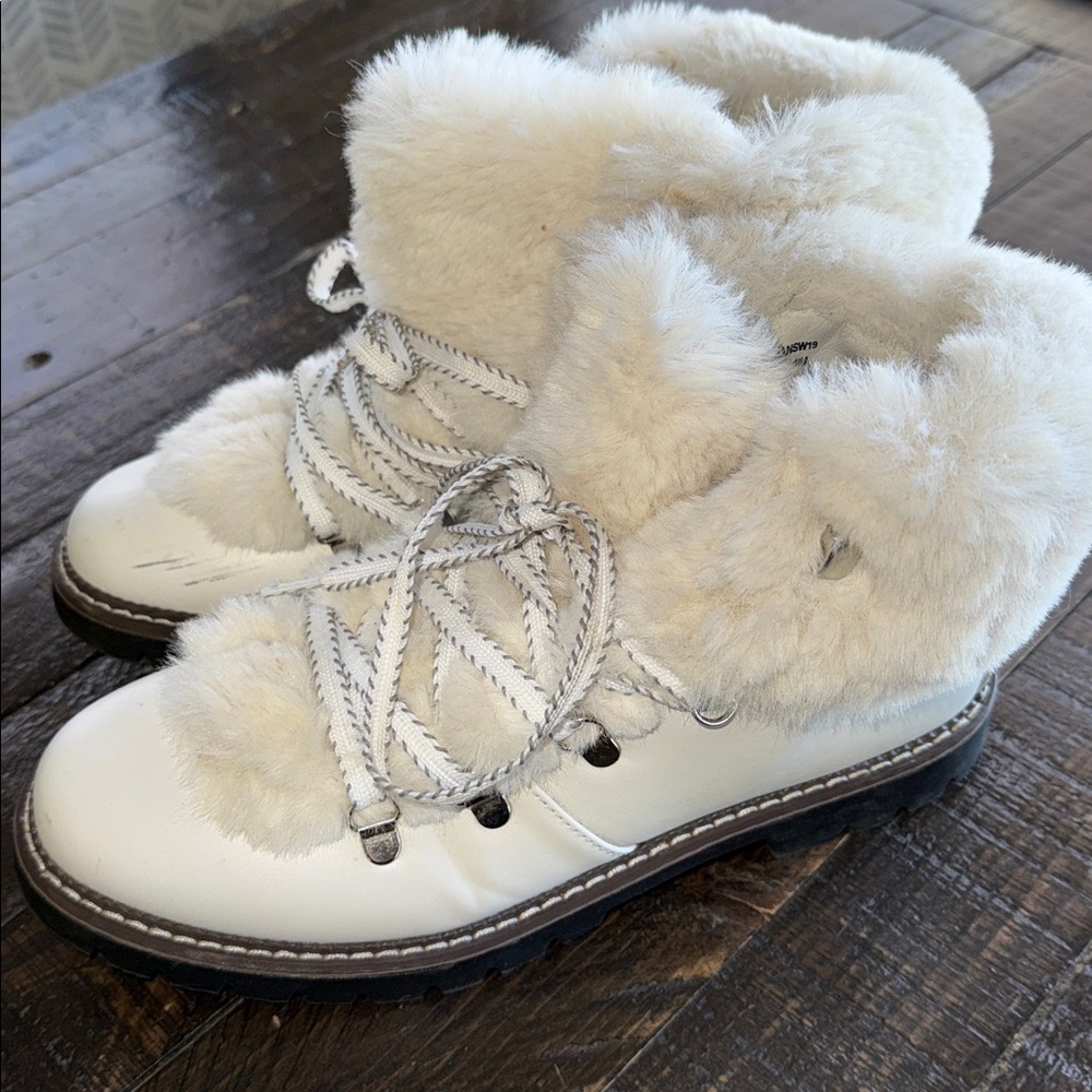 George Size 8 Faux Fur Lined White Boots NWOT